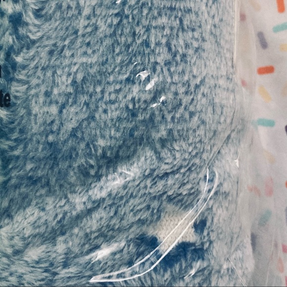 NWT Glow in the Dark Blanket Throw - Picture 6 of 8